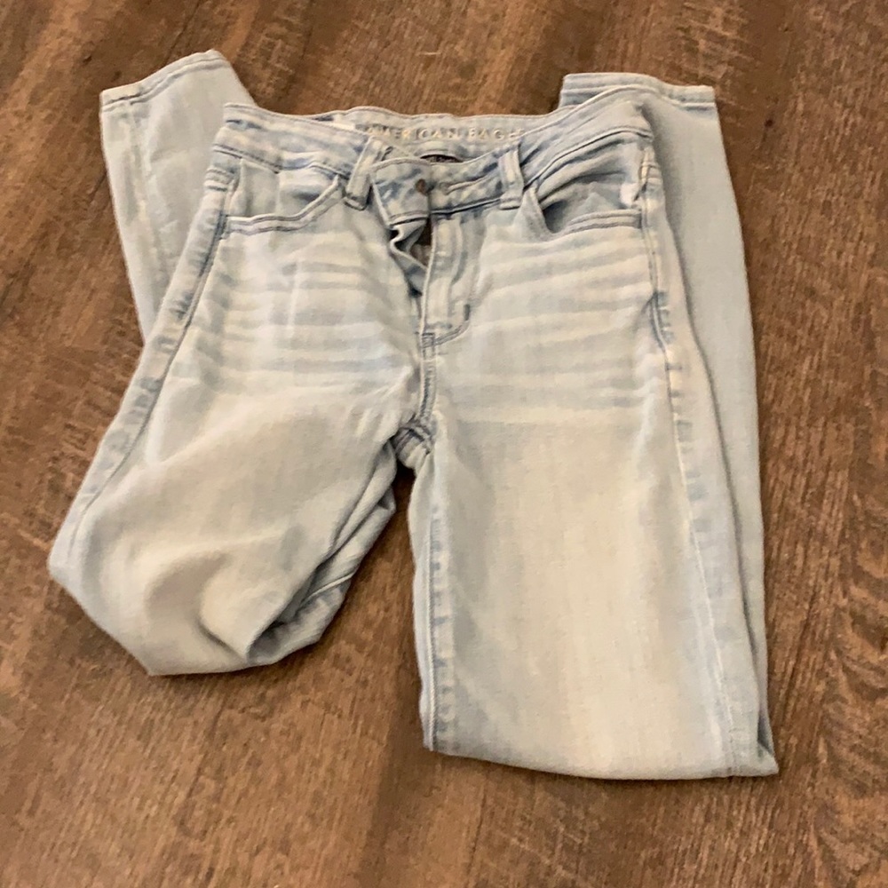Light wash american eagle jeans